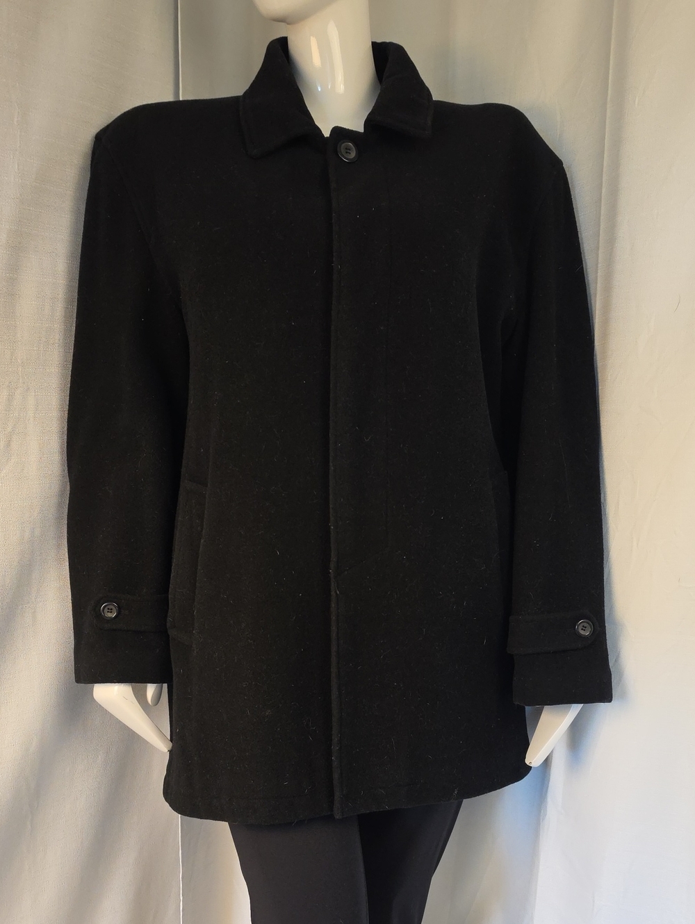 Brogue Men's Black 65% Wool & 10% Cashmere Blend Coat with Cell Pocket Size XL